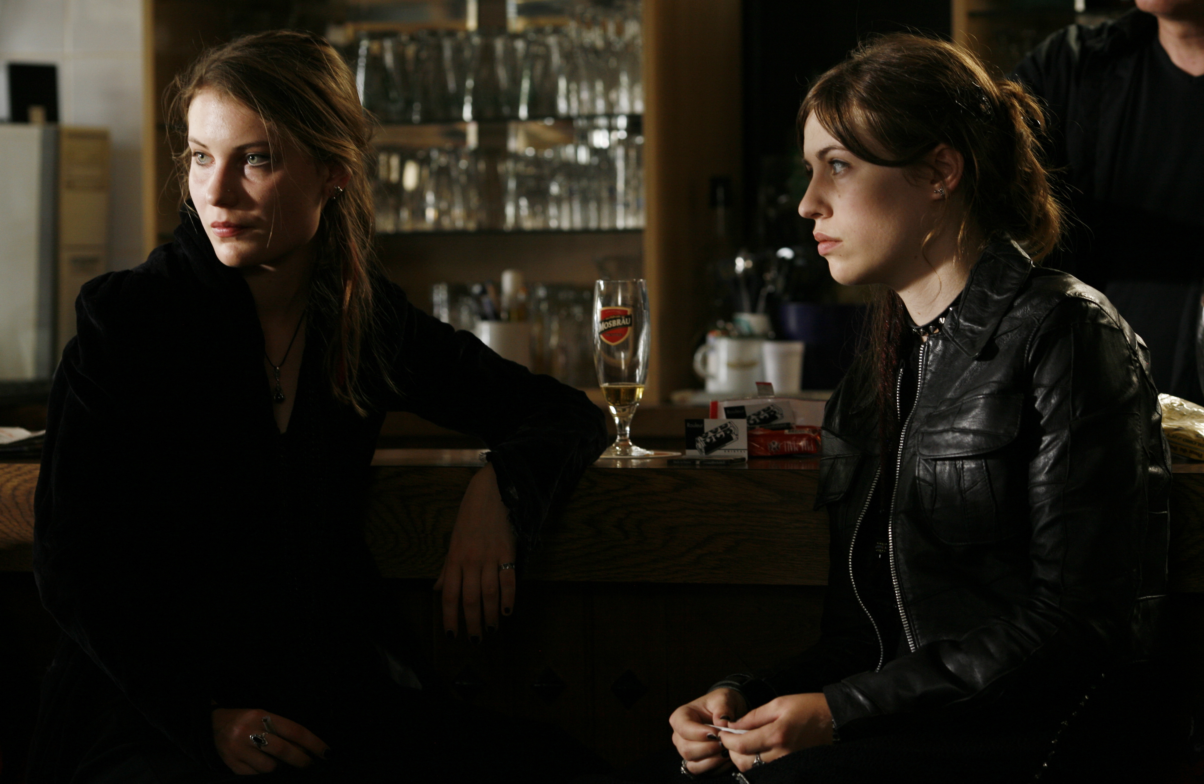 Des Filles En Noir